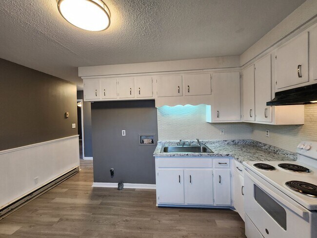 Building Photo - 108 Tandy Dr