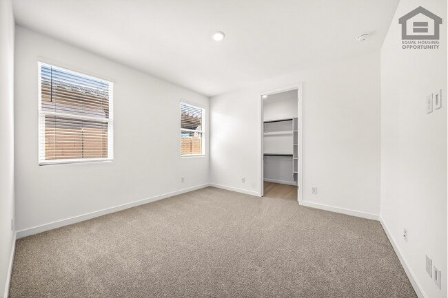 Building Photo - 4Bed/3Bath House at Thomas Rd/99th Ave! Ready for Immediate Move-In! -- Mother-In-Law Suite W/Pri...