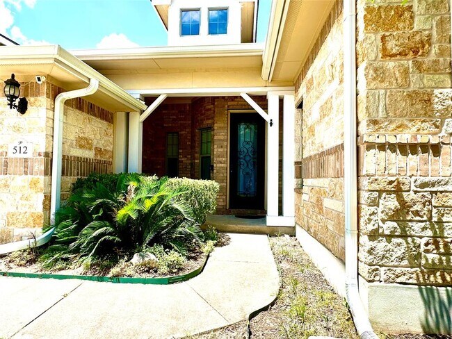 Building Photo - 512 Brown Juniper Way