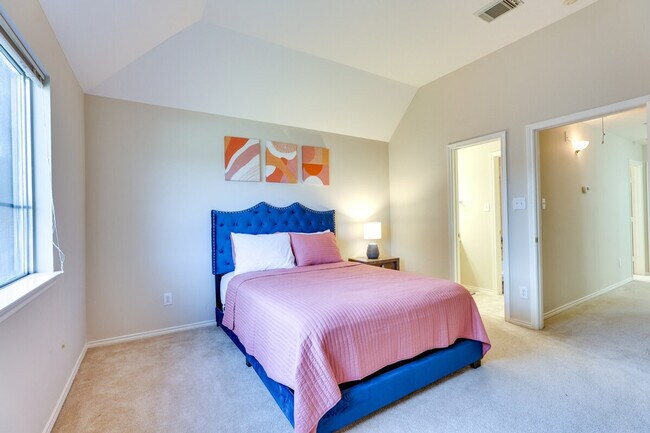 Building Photo - 5911 Indian Hills Ln