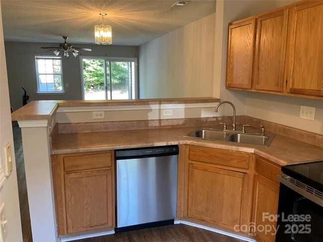 Building Photo - 130 Mangum Cir
