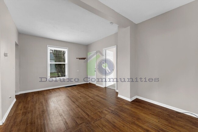 Building Photo - Newly Remodeled 3 Bedroom in MidTown!