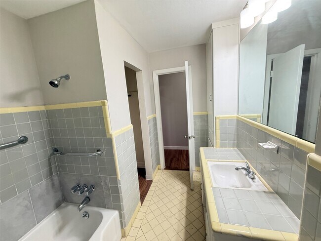 Building Photo - 1434 Marleen St