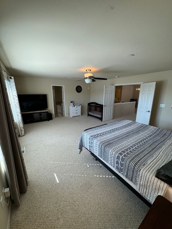 Building Photo - 1175 Swan Loop