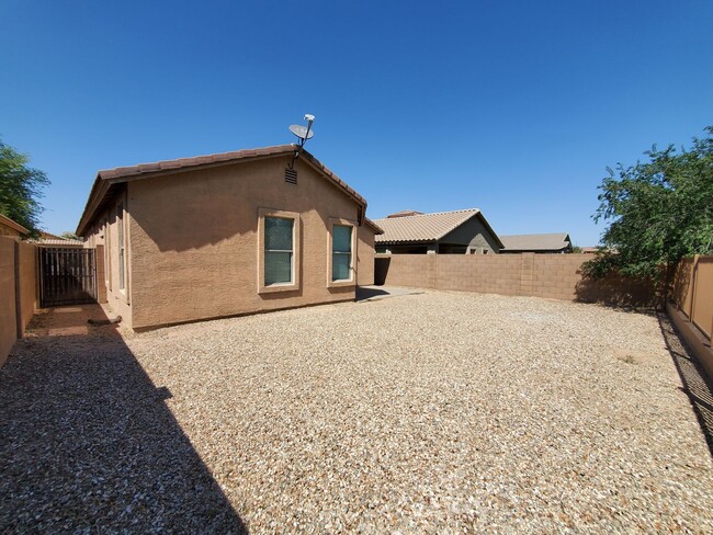 Building Photo - LAVEEN VILLAGE BEAUTIFUL 3 BEDROOMS PLUS D...