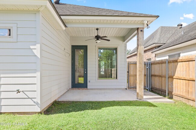 Building Photo - 237 Twin Meadow Ln