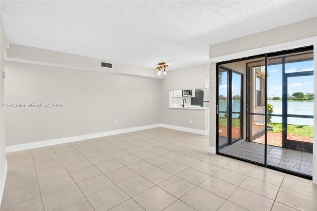 Building Photo - 800 Independence Dr