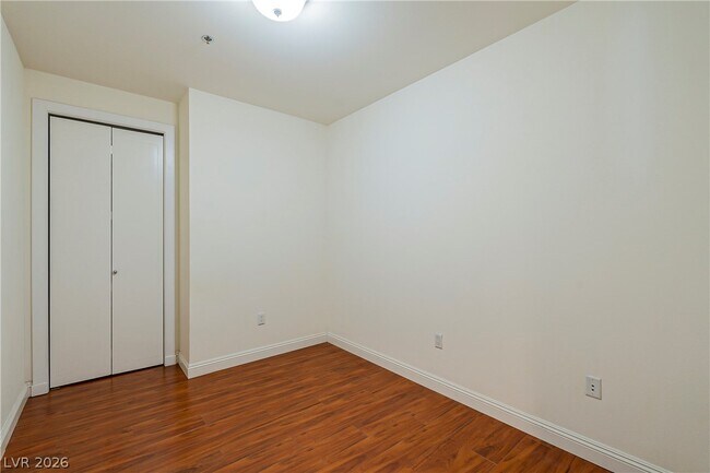 Building Photo - 4525 Dean Martin Dr