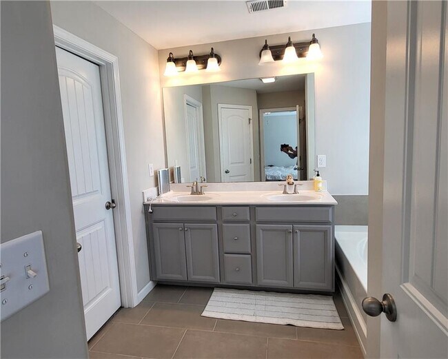 Building Photo - 871 Sunset Park Dr