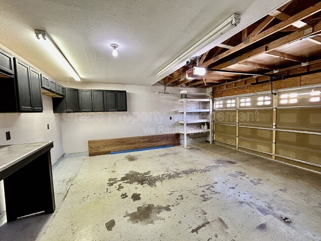 Building Photo - 479 Hayloft Way