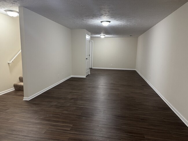 Building Photo - 7585 Western Gailes Dr