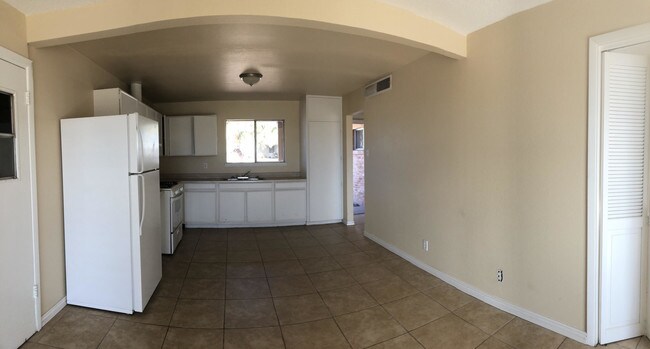 Building Photo - 504 Ridgemont Dr