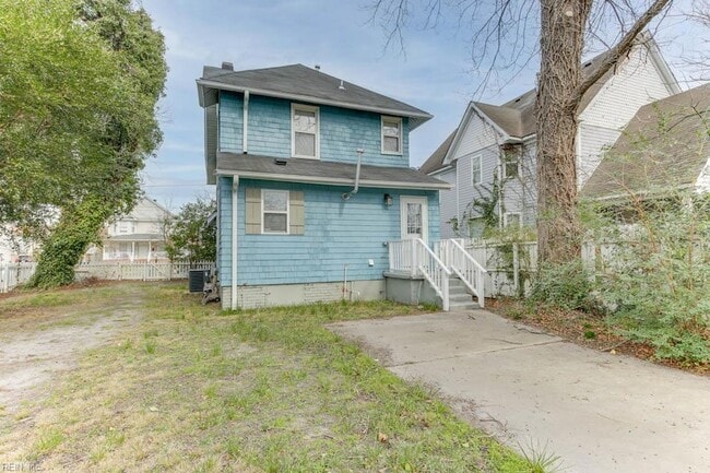Building Photo - 615 W 34th St