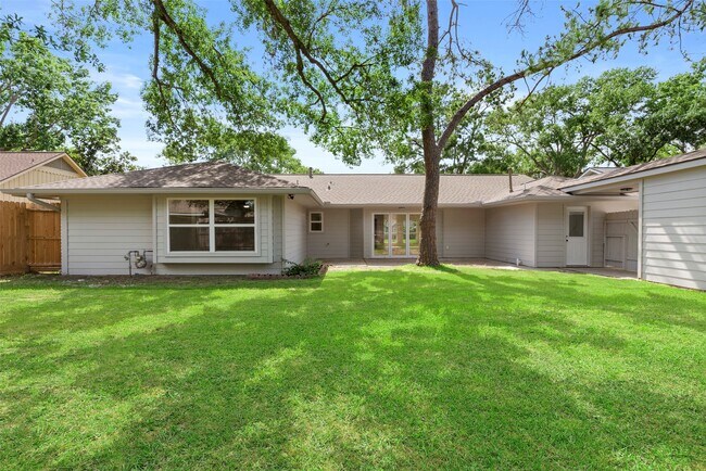 Building Photo - 2610 Moss Hill Dr