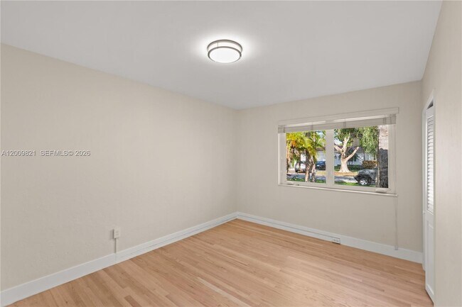 Building Photo - 5614 San Vicente St