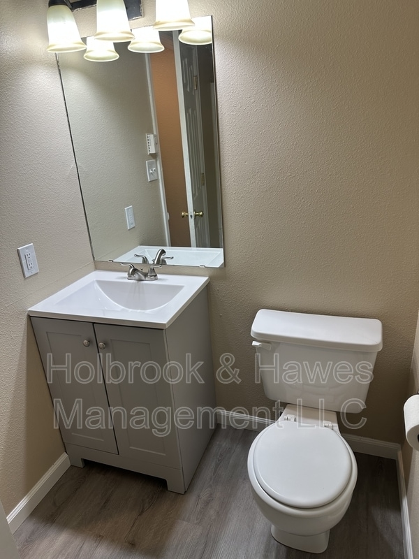 Building Photo - 4531 Boardwalk Dr