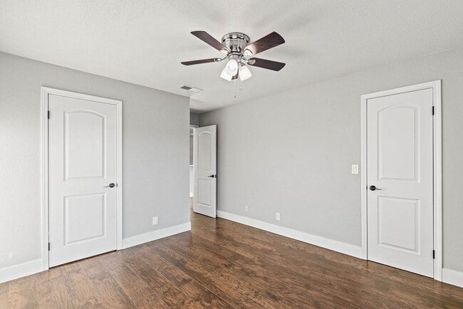 Building Photo - 2200 S Fort Apache Rd