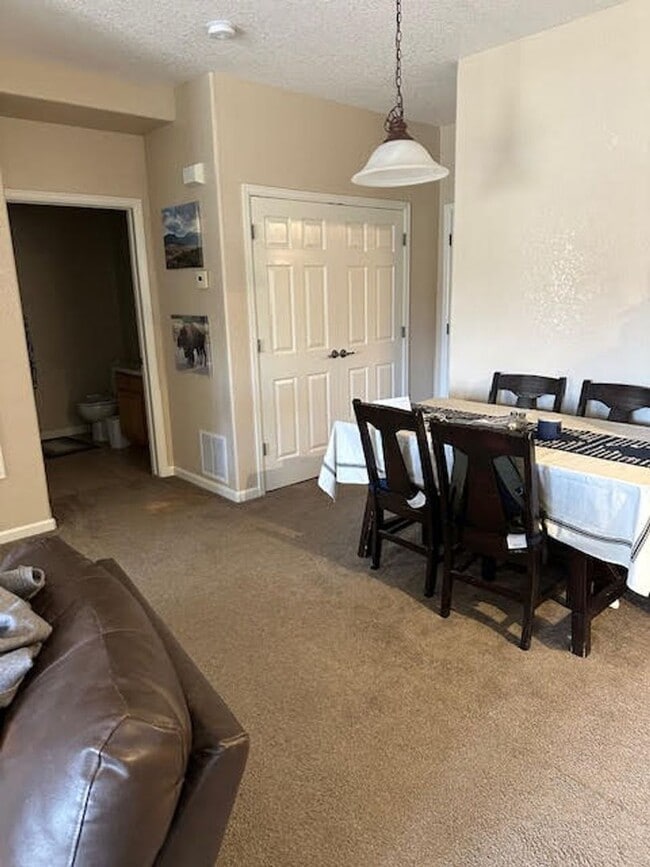 Building Photo - Cozy 2-Bedroom, 2-Bathroom Condo at The Boulders at Broadlands – Available May 5!