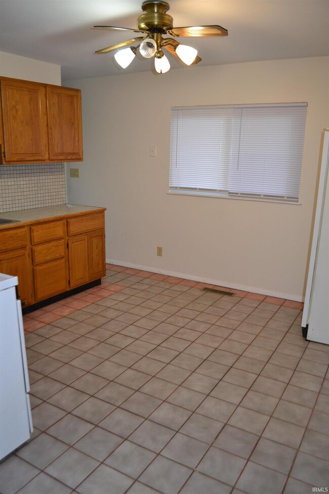 Building Photo - 2202 Heatherfield Dr