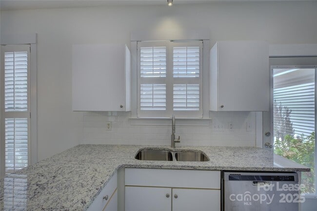 Building Photo - 11330 Deer Ridge Ln