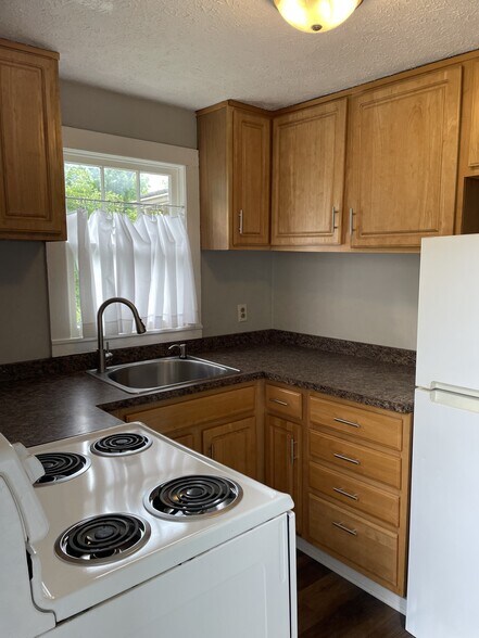 Kitchen 9x7 - 116 S 1st St