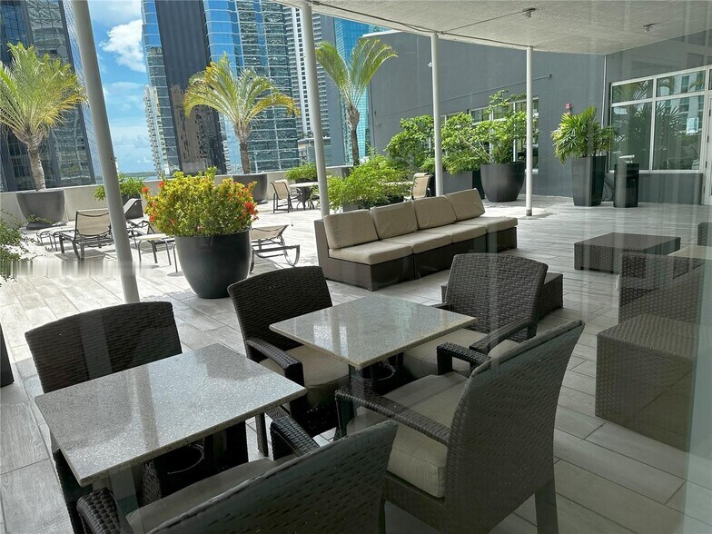 Building Photo - 1250 S Miami Ave