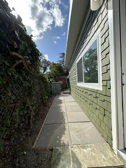 Building Photo - 124 Los Gatos Blvd