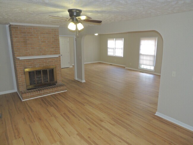 Building Photo - 7115 Enfield Dr