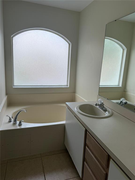 Building Photo - 14235 Sun Bay Dr