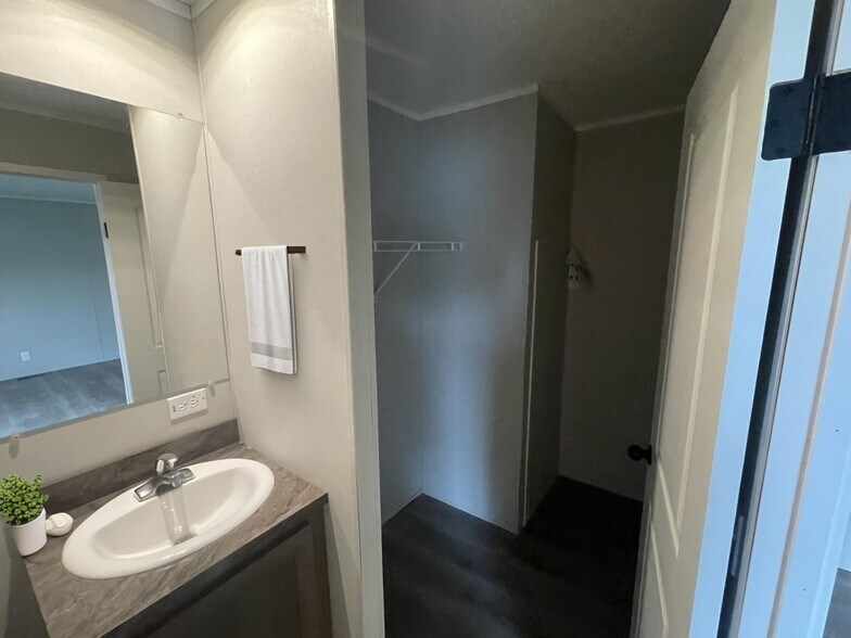 Building Photo - 47 Claremont St