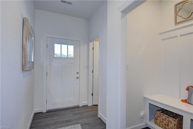 Building Photo - Three Bedroom Available