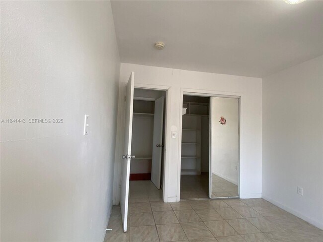 Building Photo - 15600 NE 6th Ave