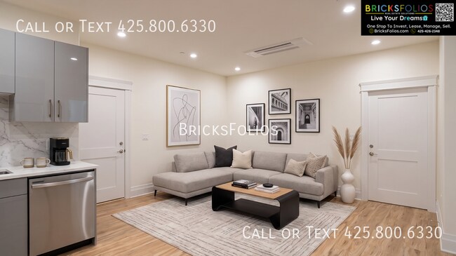 Building Photo - 8327 NE Juanita Dr