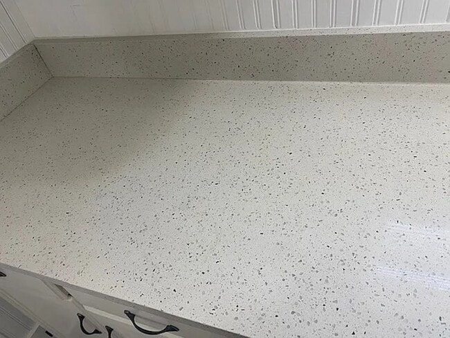 Building Photo - Big 2BR with appliances, nicely updated! Great for students or professor.