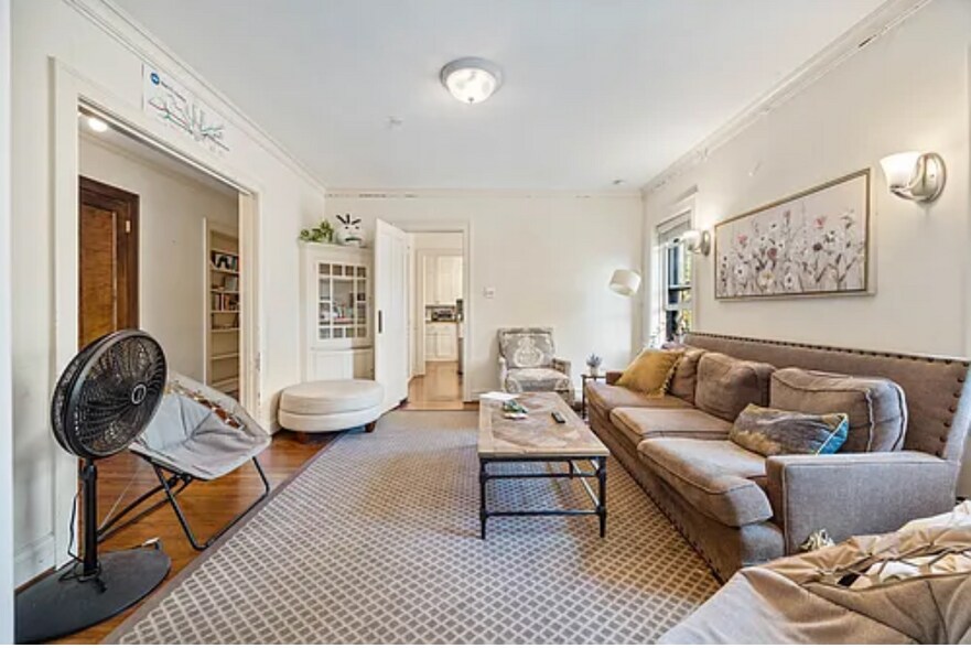 Building Photo - 721 Foster St