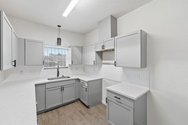 Building Photo - 319 N Carolina St