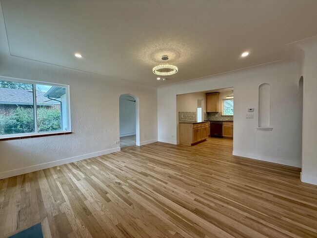 Building Photo - 1415 S Jackson St