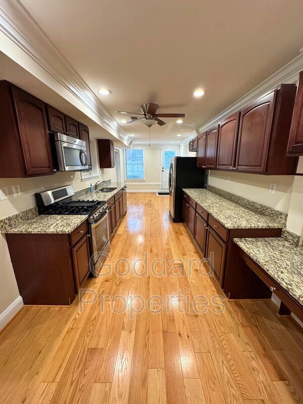 Building Photo - 407 S Wolfe St