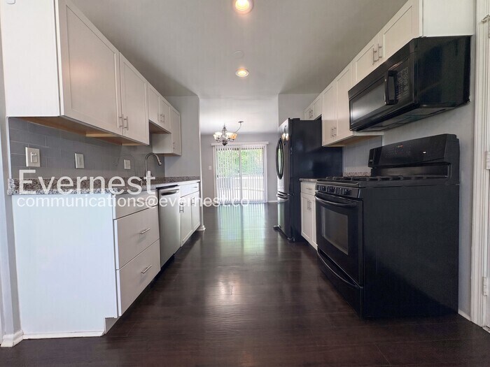 Building Photo - 5302 Greenough Pl