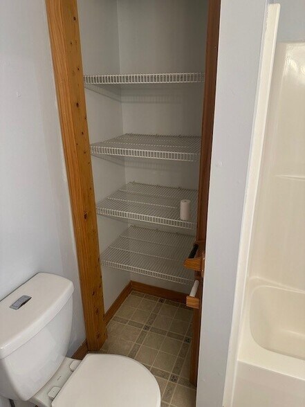 Building Photo - 131 Alameda Rd