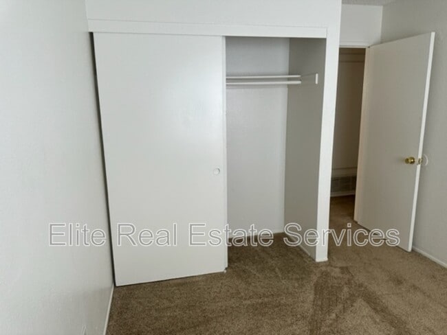 Building Photo - 725 Pidgeon St