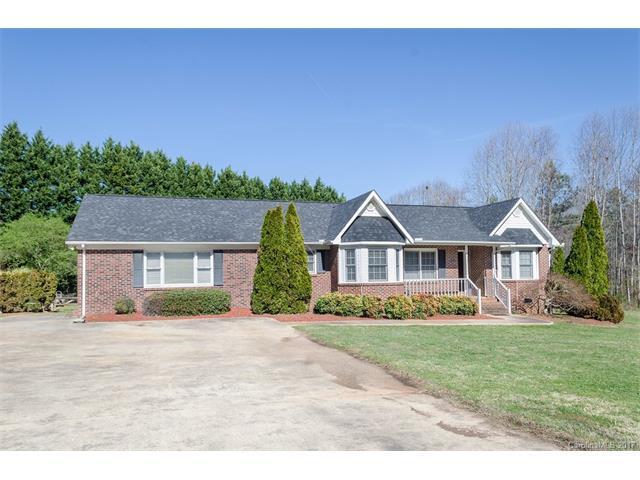 Building Photo - "Charming 4-Bedroom Retreat in Gastonia with Granite Touches & Gleaming Hardwoods!"