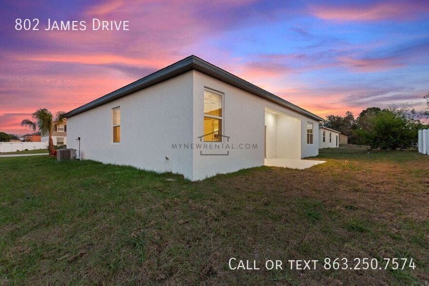 Building Photo - 802 James Dr