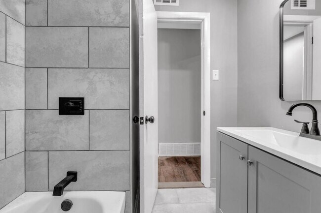 Building Photo - 2165 Pueblo Ave