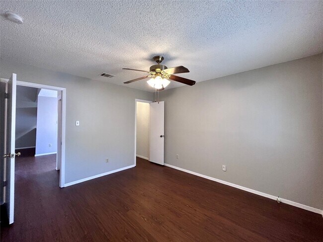 Building Photo - 506 Willowbend Cove