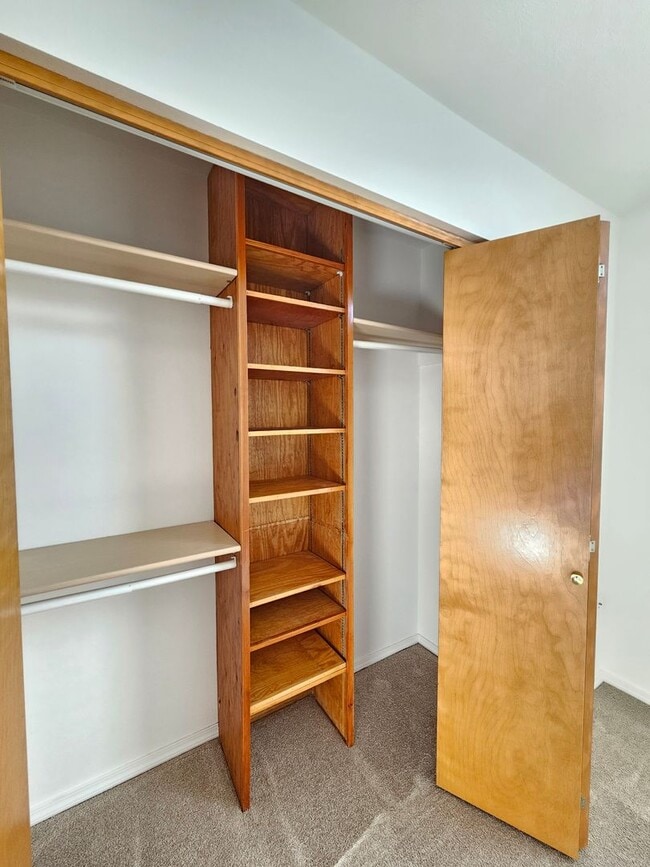 Building Photo - $1,995 - 2 Bed / 2 Bath Beautiful House in...