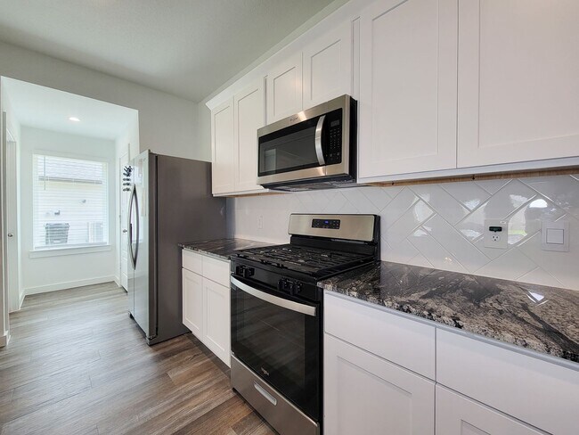 Building Photo - This stunning 4-bedroom, 2-bathroom Rosharon lease features modern upgrades, an open-concept layo...
