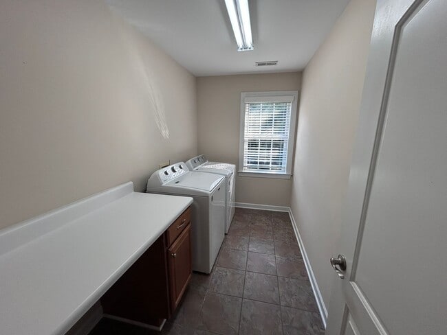 Building Photo - PFAFFTOWN, NC! Lochurst neighborhood. Reagan HS! 5 bedroom, 4.5 bathrooms, over 5k sq ft
