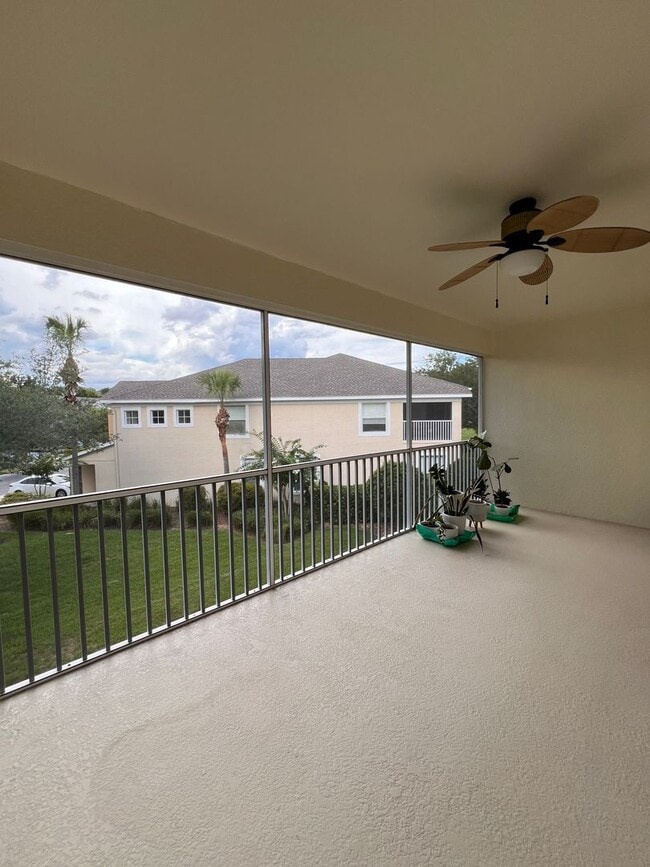 Building Photo - Now available! Ready-to-move-in condo in Sanford!