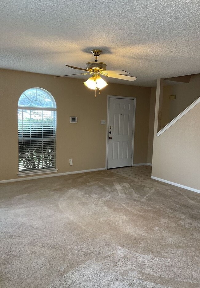Building Photo - 1701 Tanglewood Dr